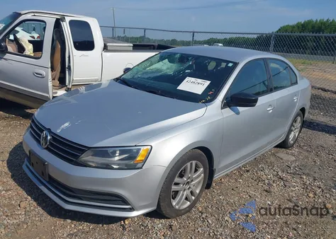 2015 Volkswagen Jetta 2.0L S z USA, uszkodzony, nr VIN 3VW2K7AJ5FM251943